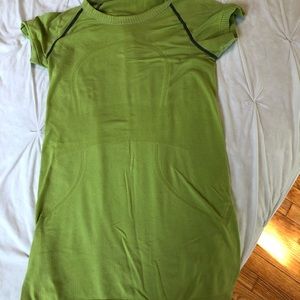 Lululemon short sleeve workout top